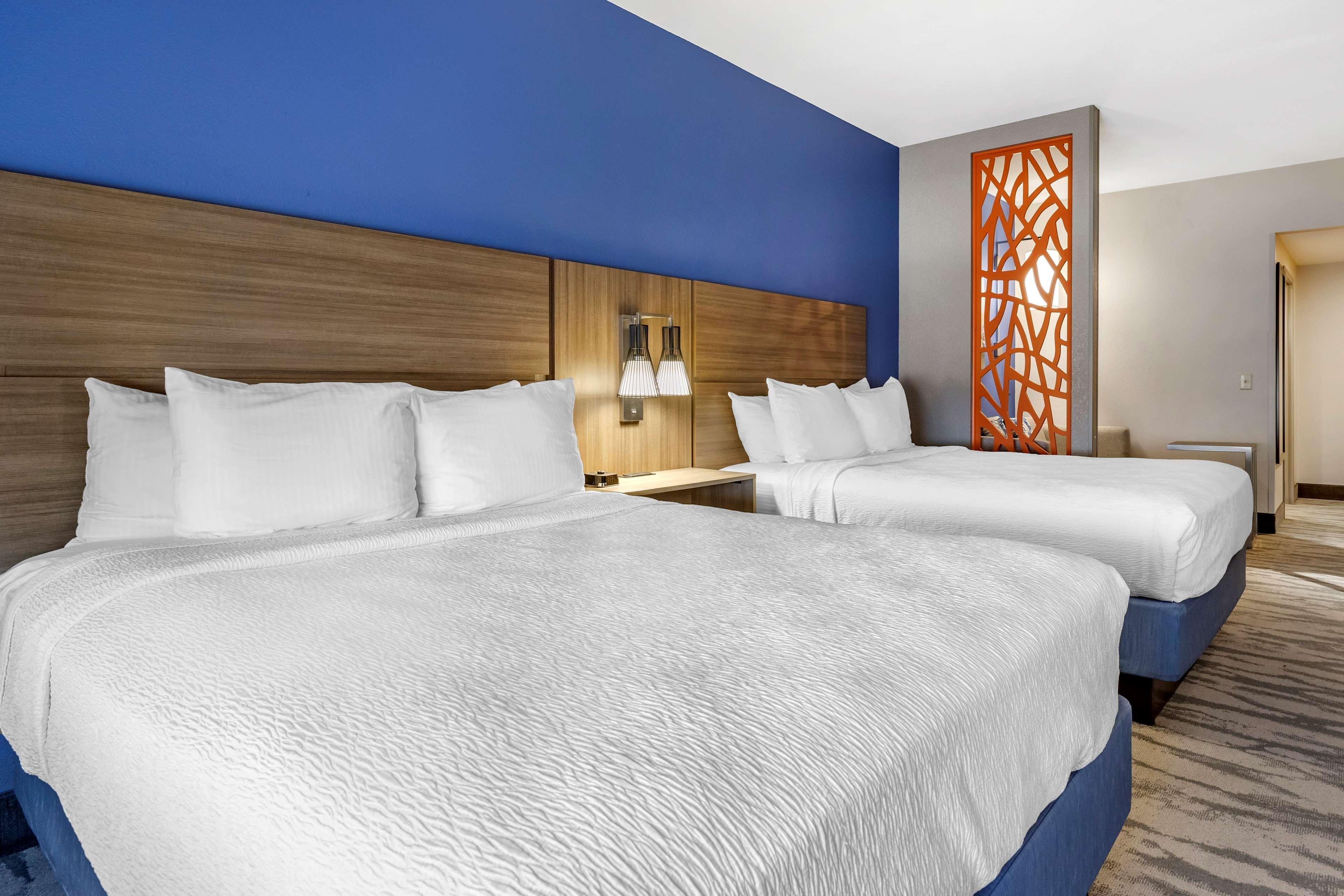 Best Western Plus Castlerock Inn & Suites Bentonville Exteriör bild