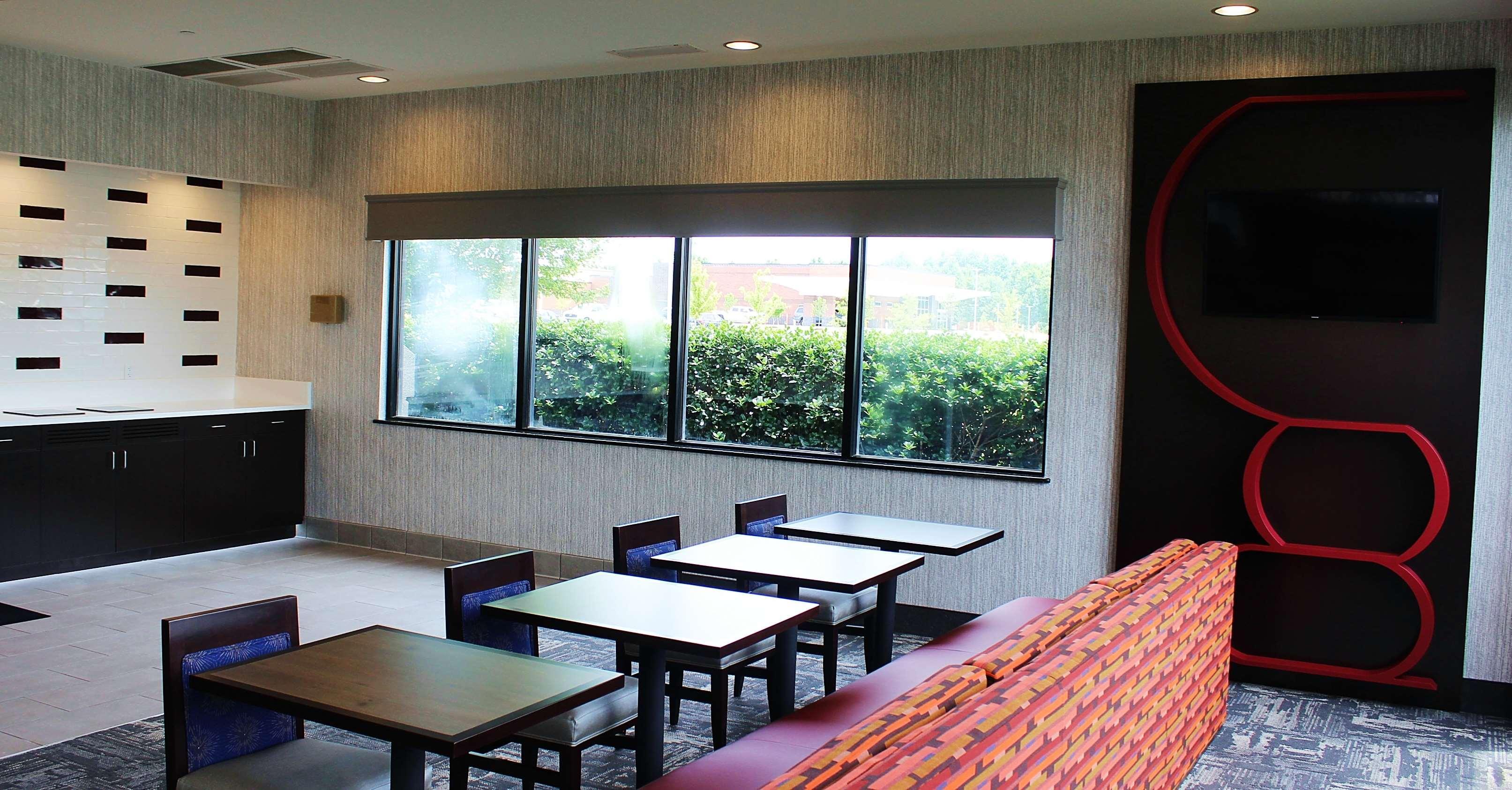 Best Western Plus Castlerock Inn & Suites Bentonville Exteriör bild